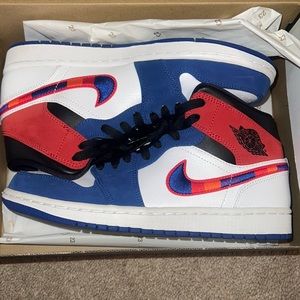 Jordan 1 MID rush blue university red